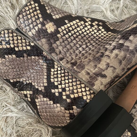 NWOB PAIGE Catherine Snakeskin-Embossed Leather Ankle Boots Taupe Multi sz 6.5 - Picture 7 of 9